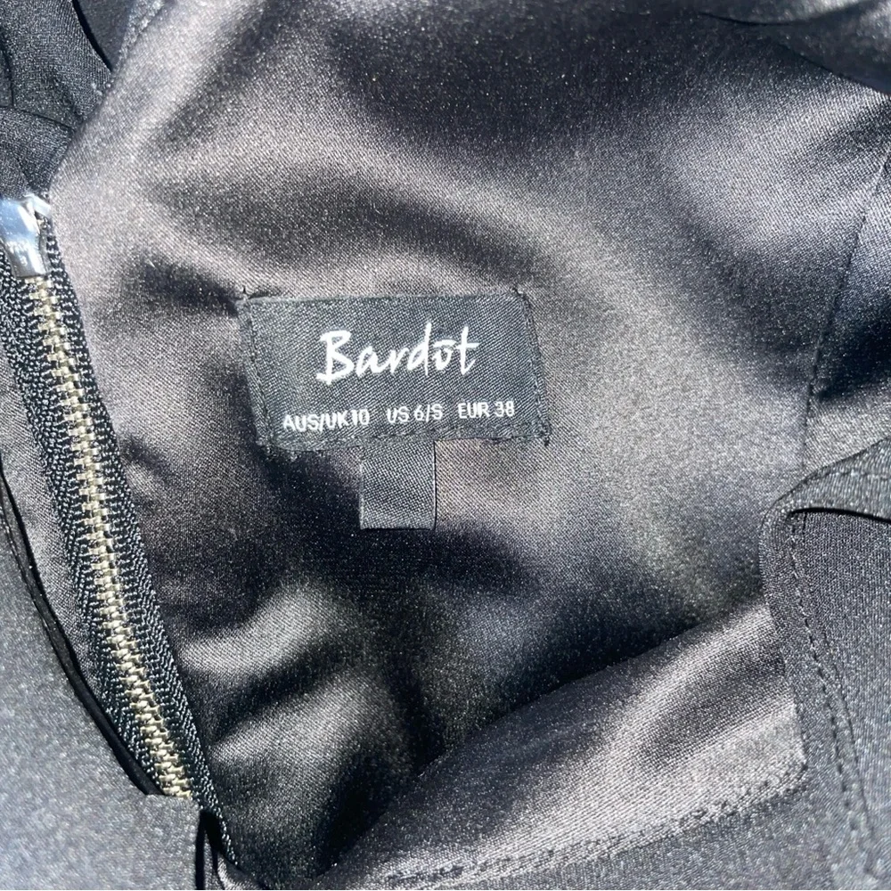 Bardot Black Ruffle V-neck Romper Size 6​​​ - Picture 7 of 9